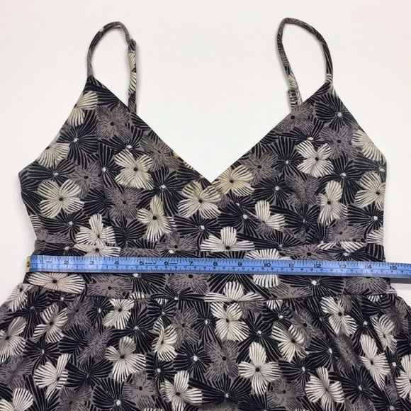 B&W FLORAL - Picture 4 of 5